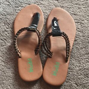 Mudd sandals